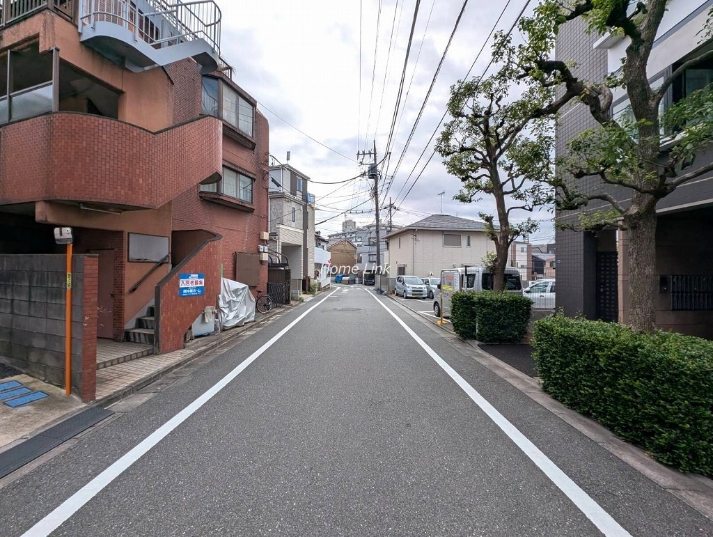 サラータ赤塚　前面道路